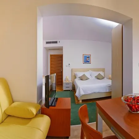 Medic Apartment *